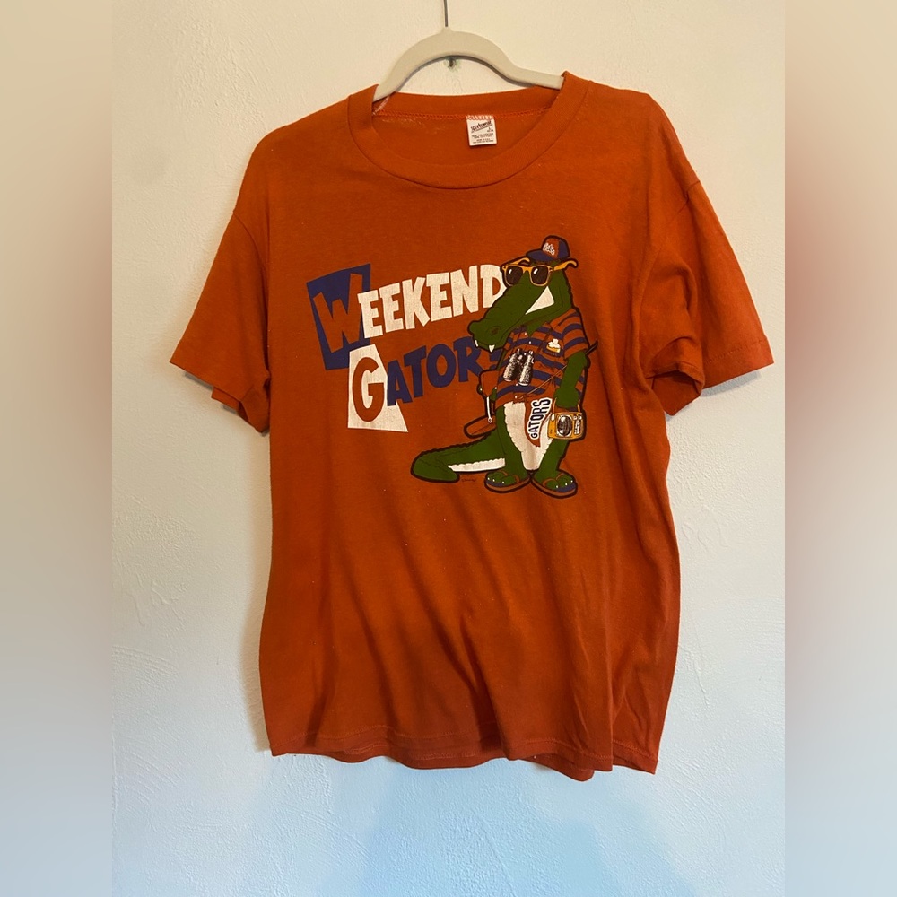 Vintage UF t-shirt. Size Large